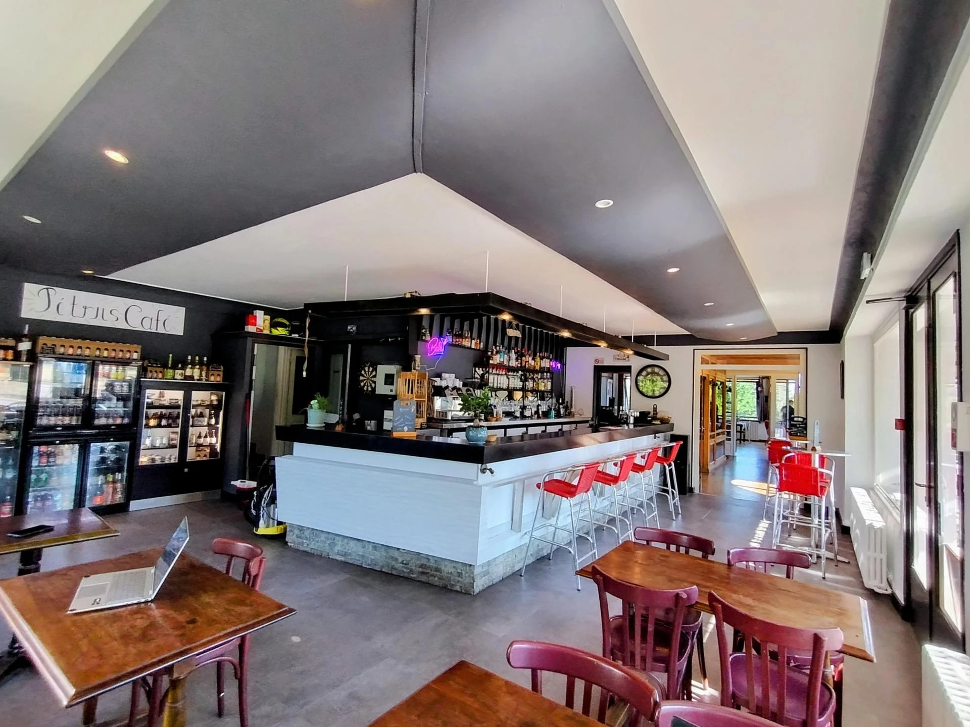 Bar Petrus café